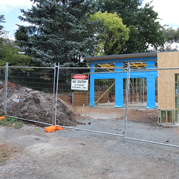 do you deliver and set up temporary fencing and what's the price for this in Sussex County